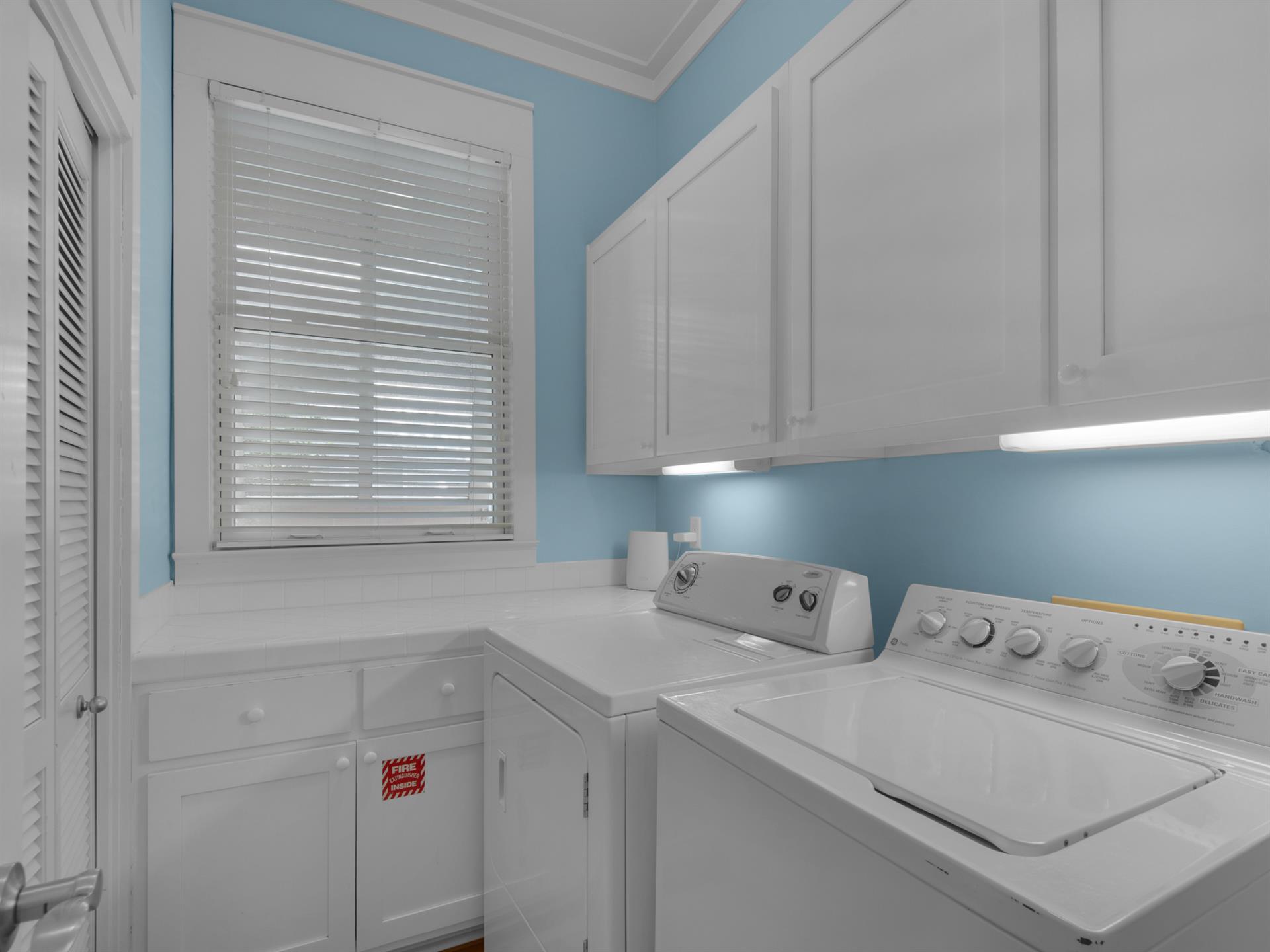 Laundry room  1st floor