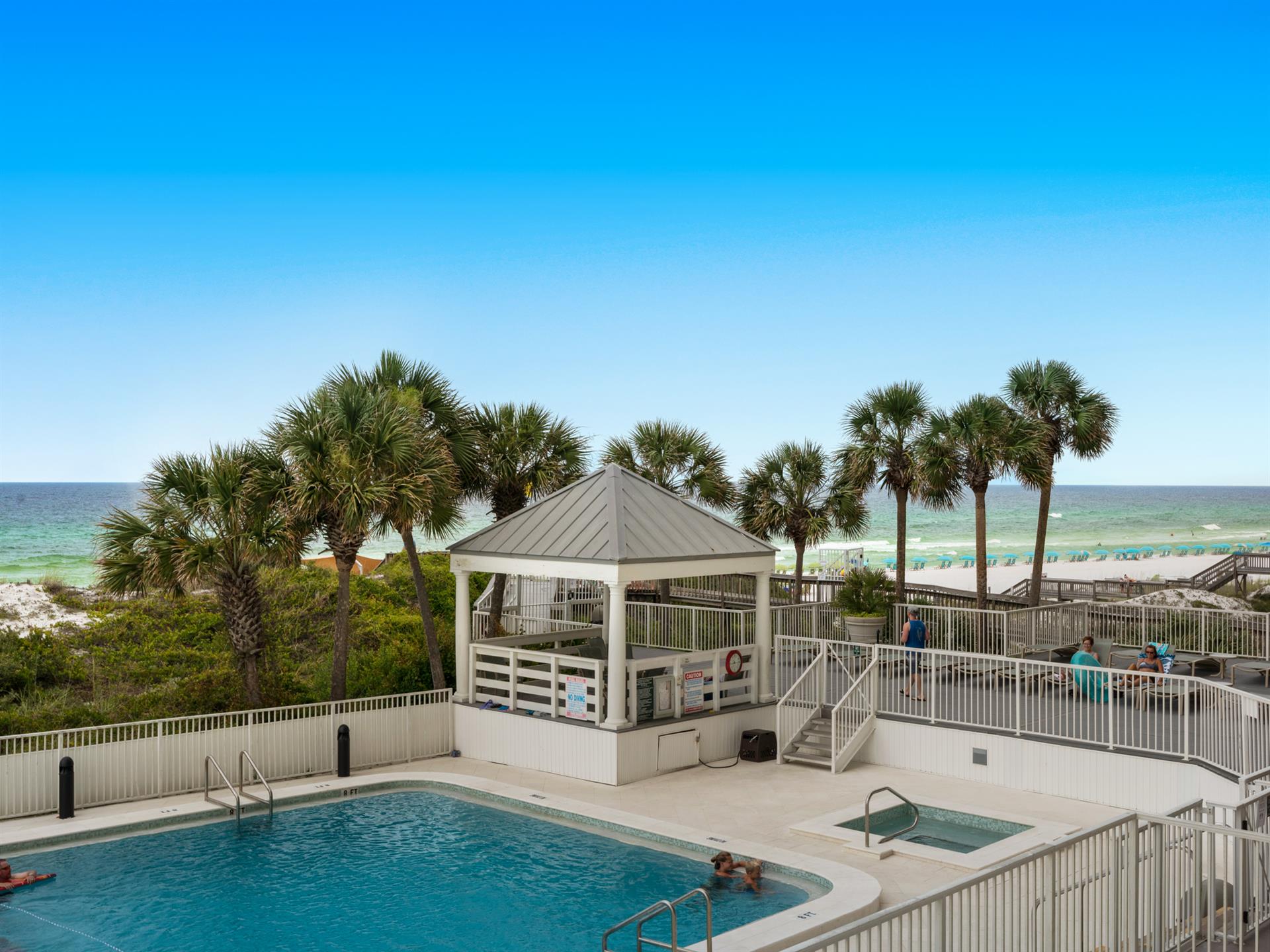 Gulfside Pool.Hot Tub