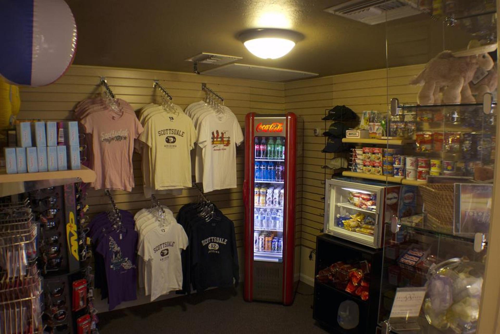 Scottsdale Camelback Resort Spacious Studio with Outdoor Pool