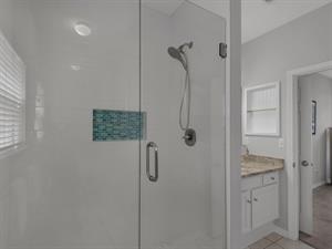 Crisp and Refreshing New Bathroom