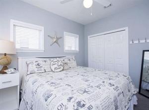 1st Floor King Bedroom