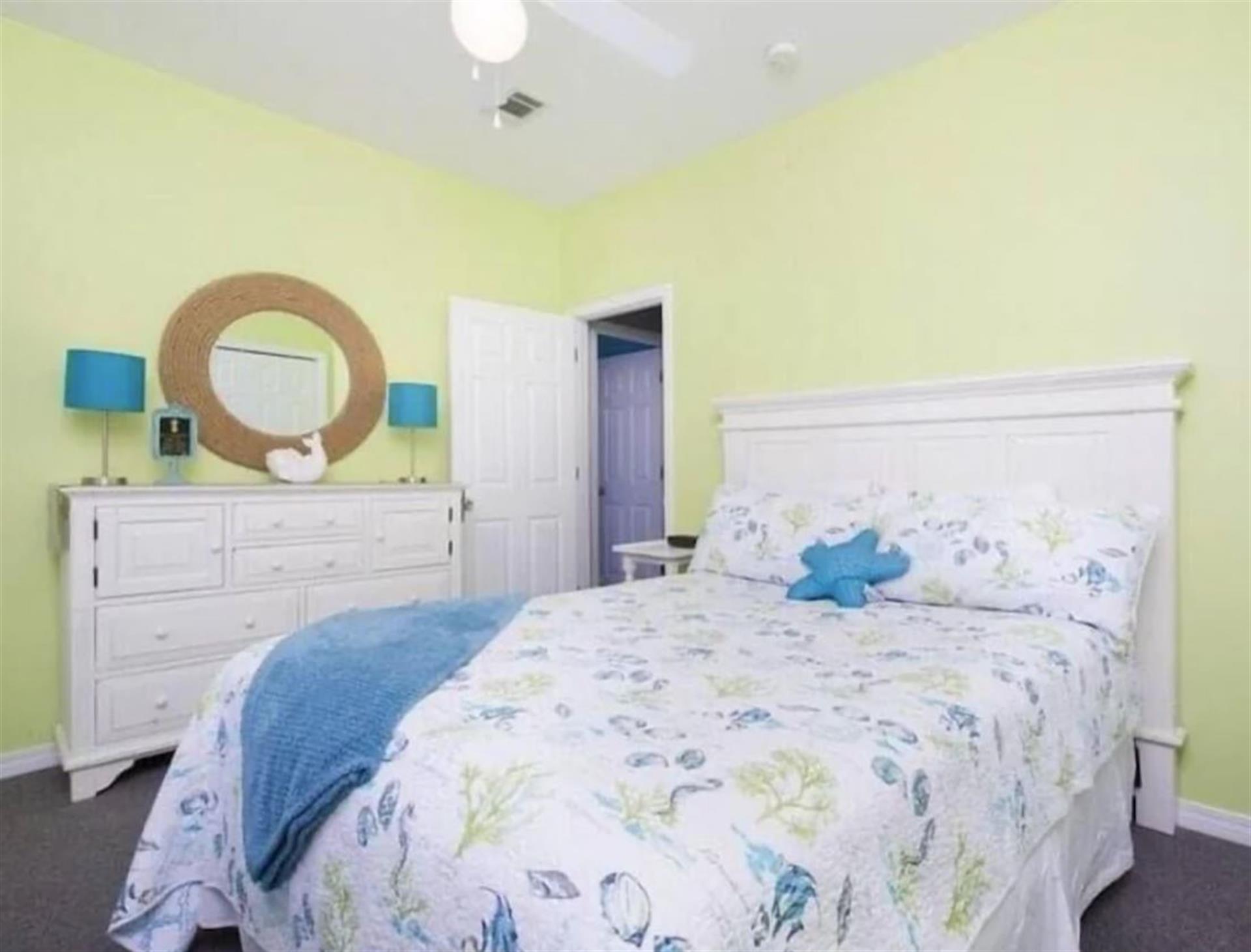 2nd Floor Queen Bedroom