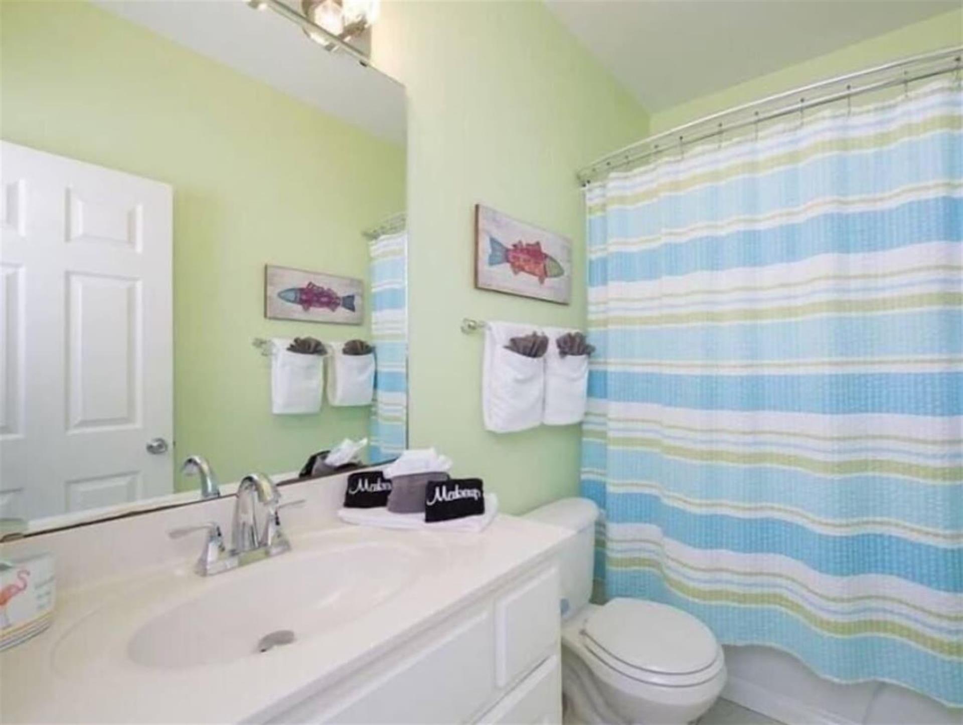 2nd Floor Shared Full Bathroom