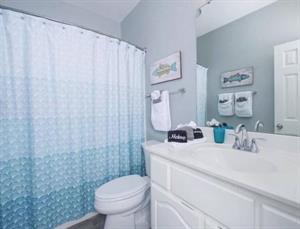 1st Floor Shared Full Bathroom