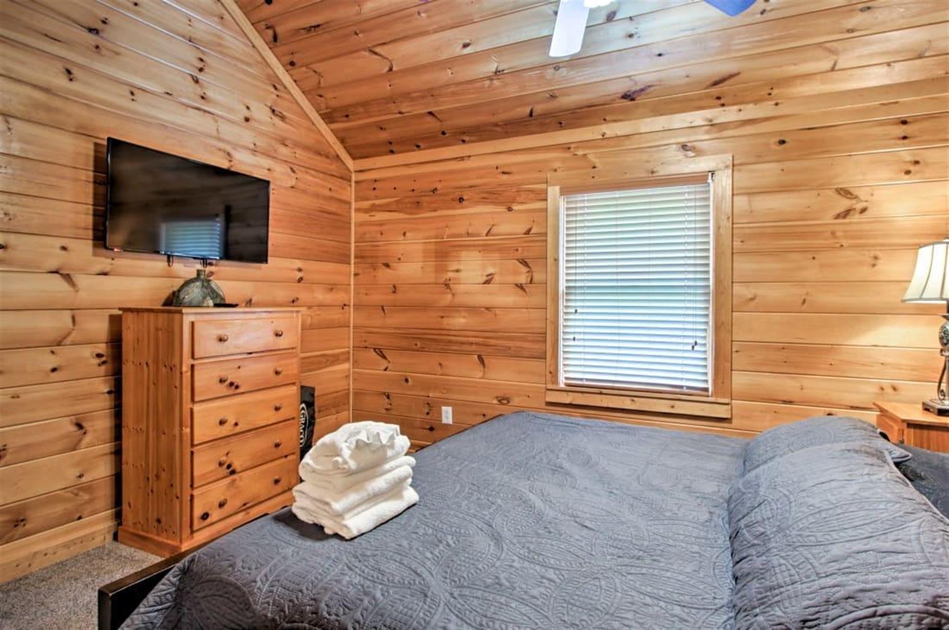 Mountaintop Manor 5 Bedroom Cabin