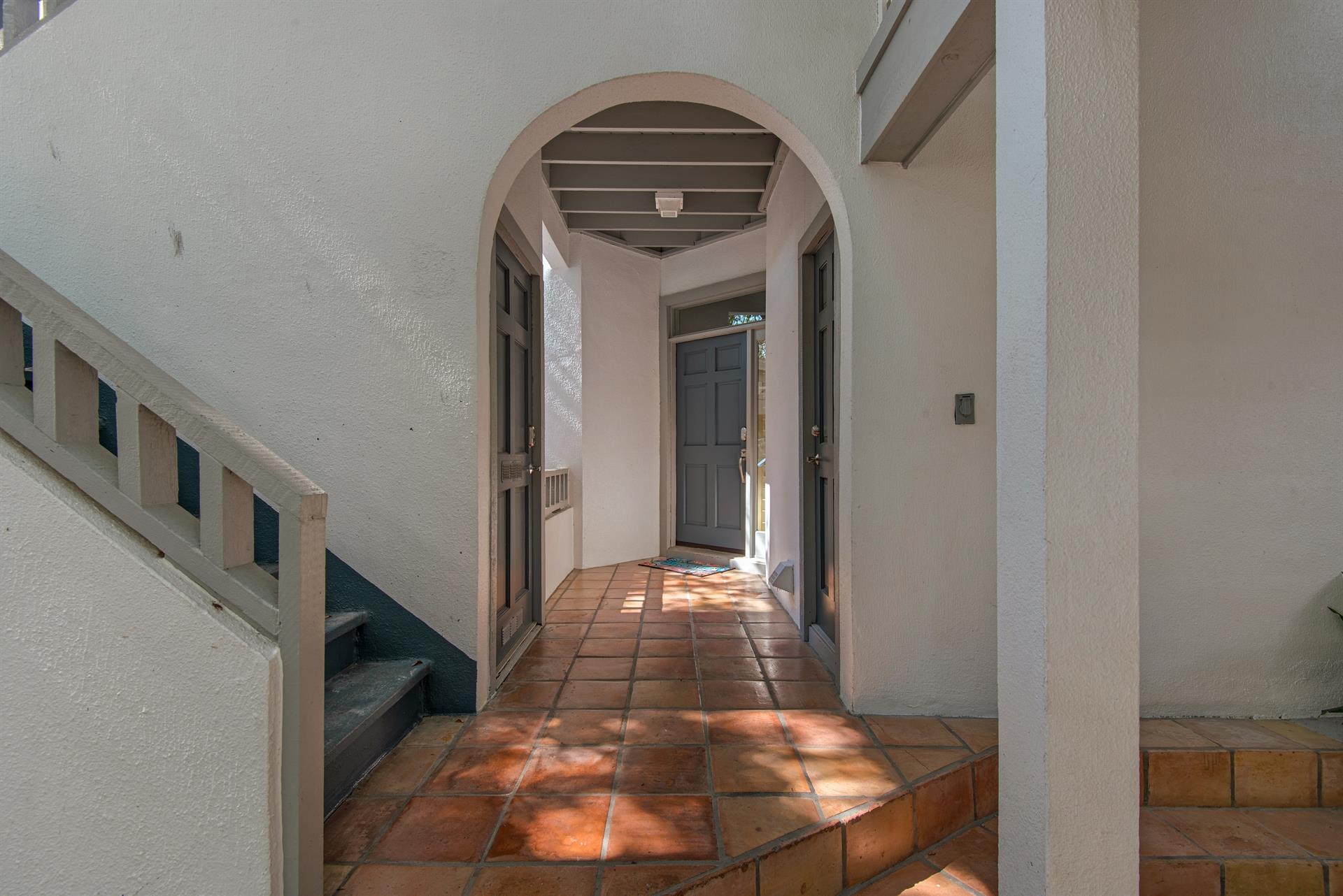 Covered Entry to Villa 32