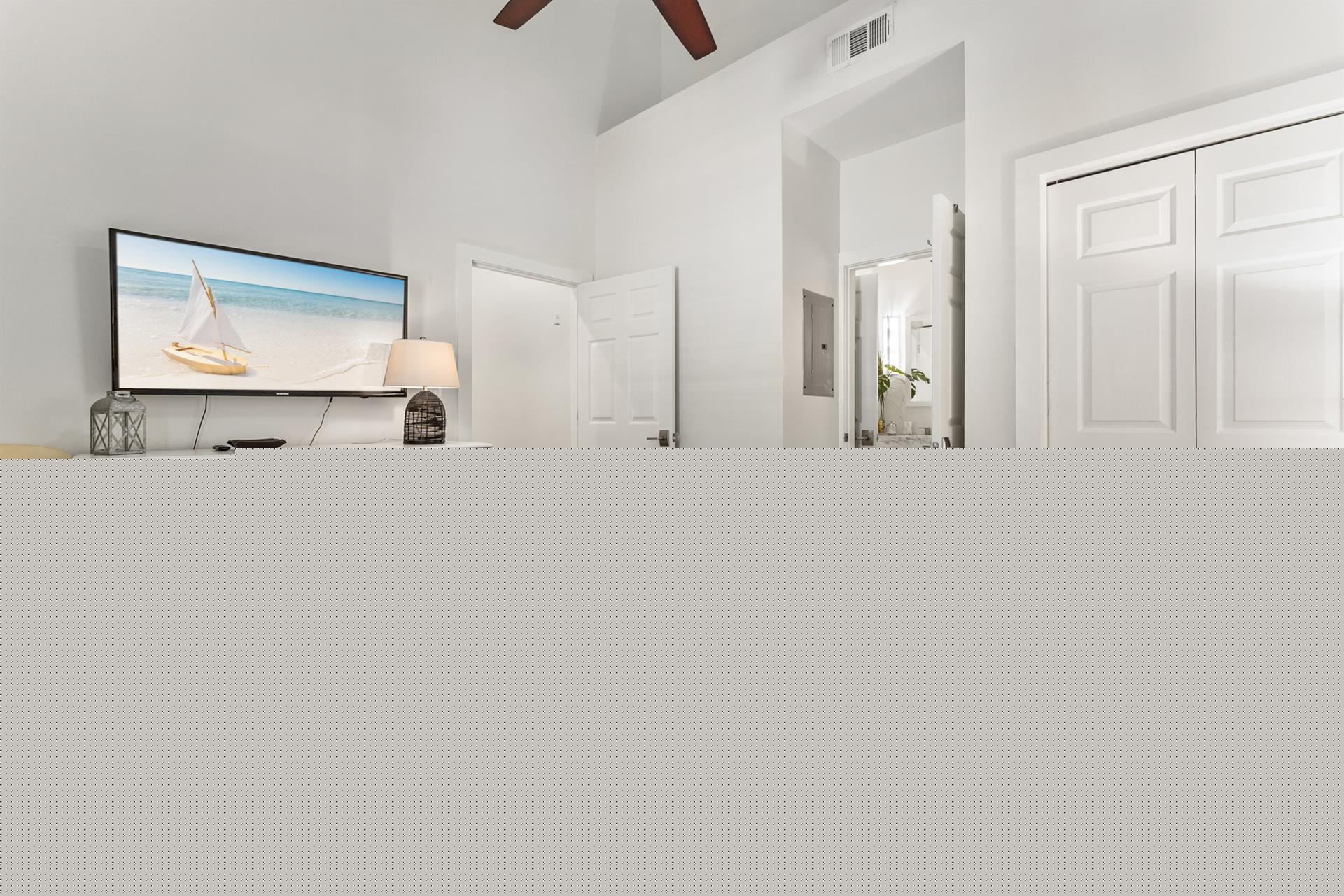 King Primary Bedroom with En Suite Bathroom