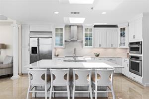 Fully Equipped Gourmet Kitchen