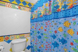 Guest Bathroom with Tub