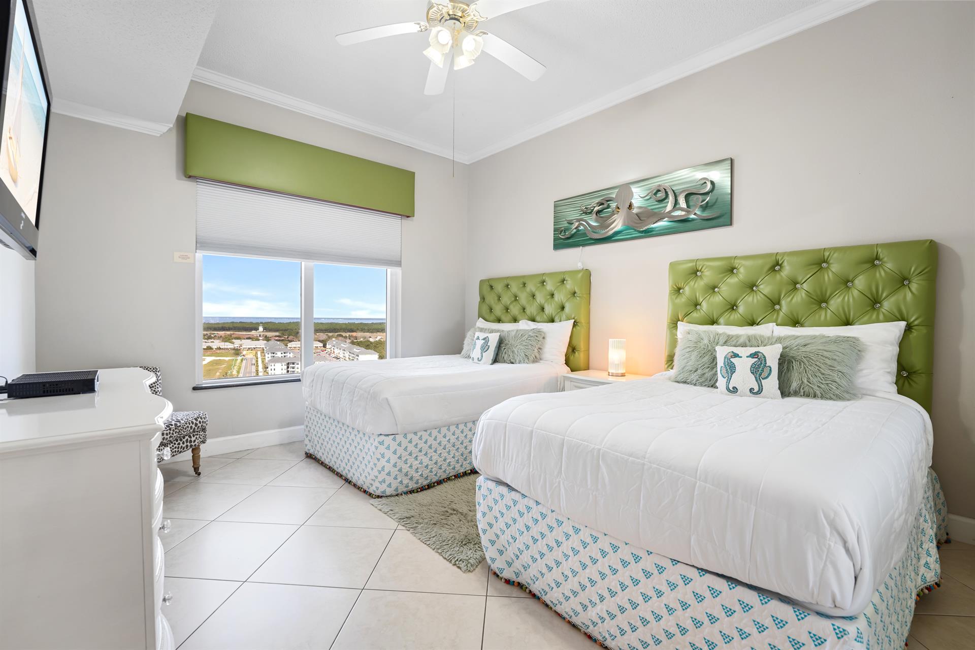 Guest Bedroom with 2 Queen Beds
