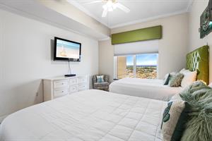 Guest Bedroom with 2 Queen Beds