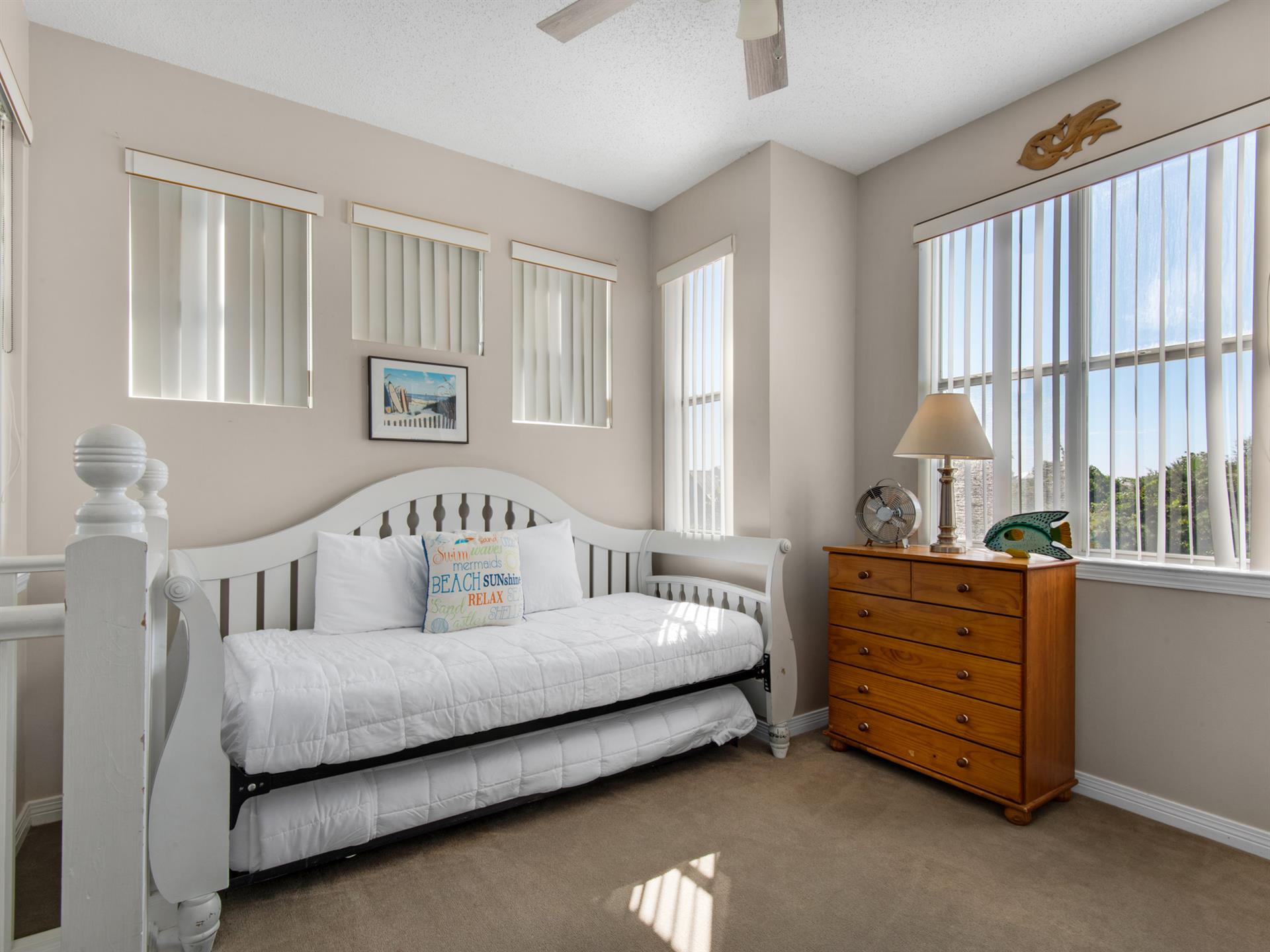 3rd floor daybed with trundle