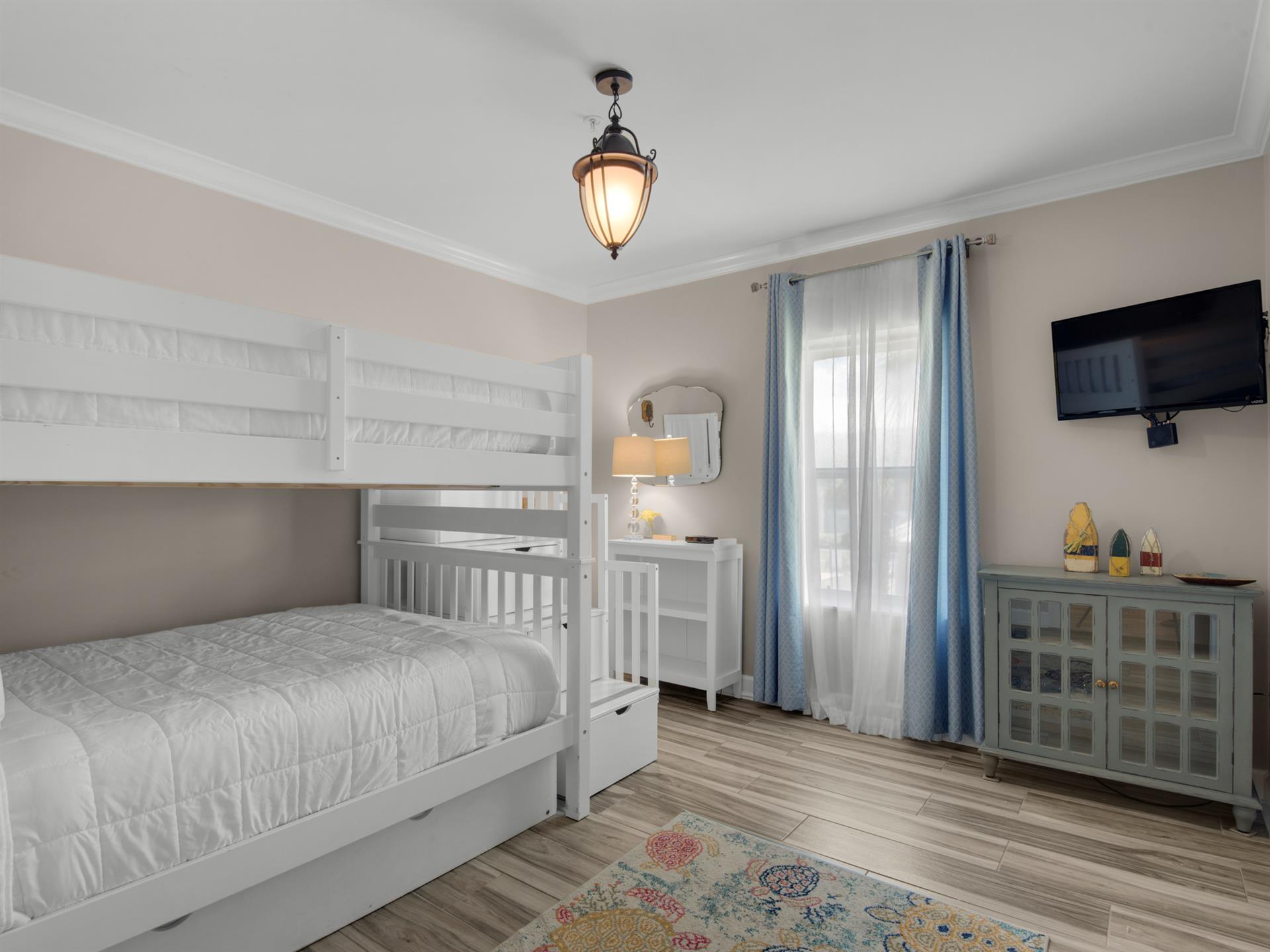 Bunk Bedroom with Full over Full beds