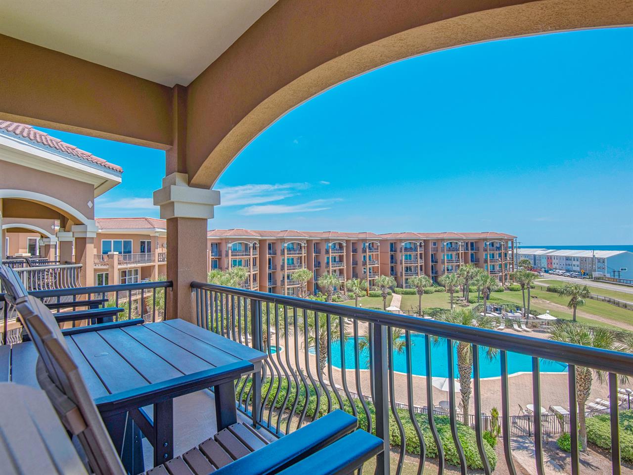 Large Balcony with Seating