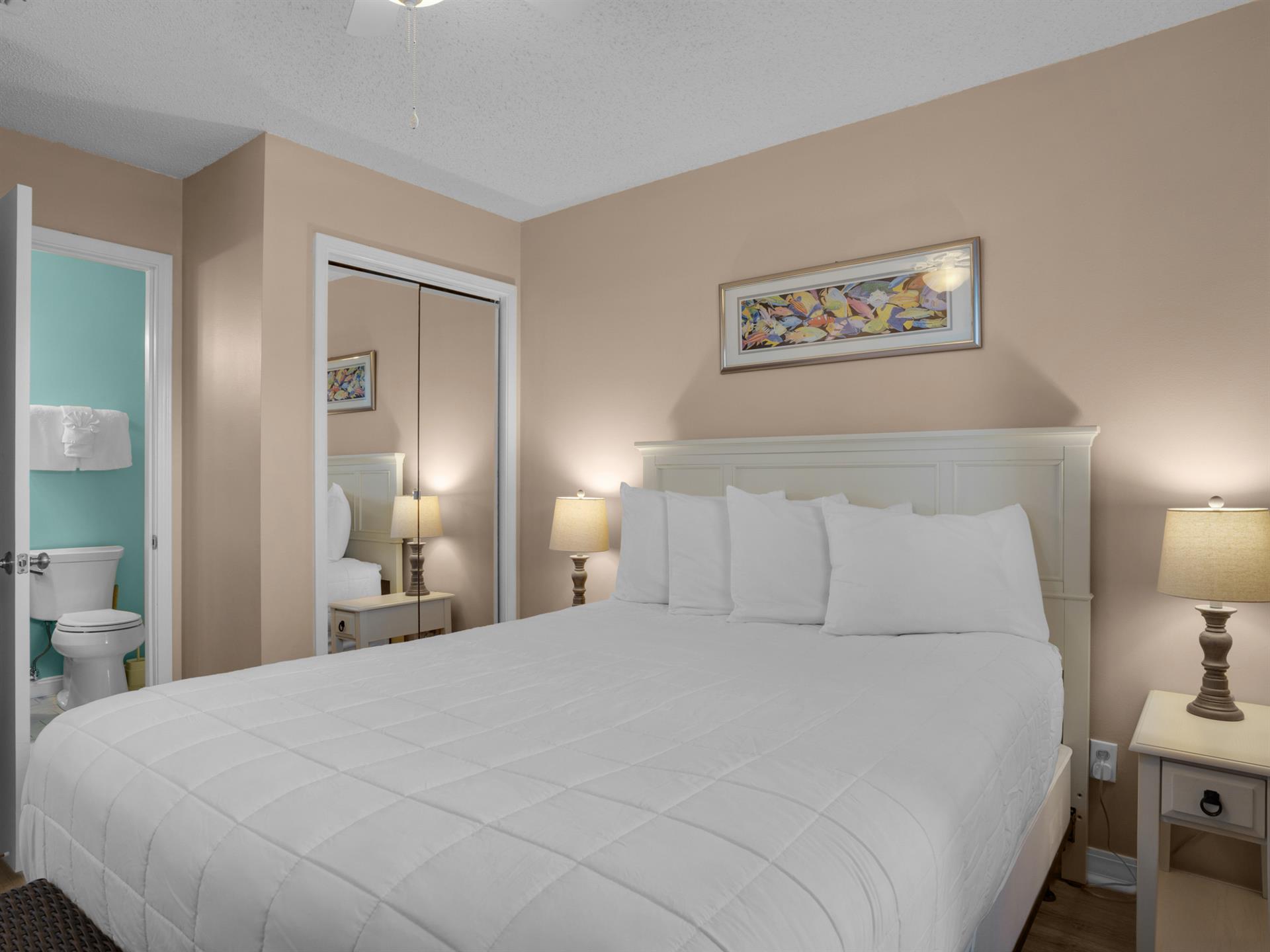 Bedroom with shared access to bathroom