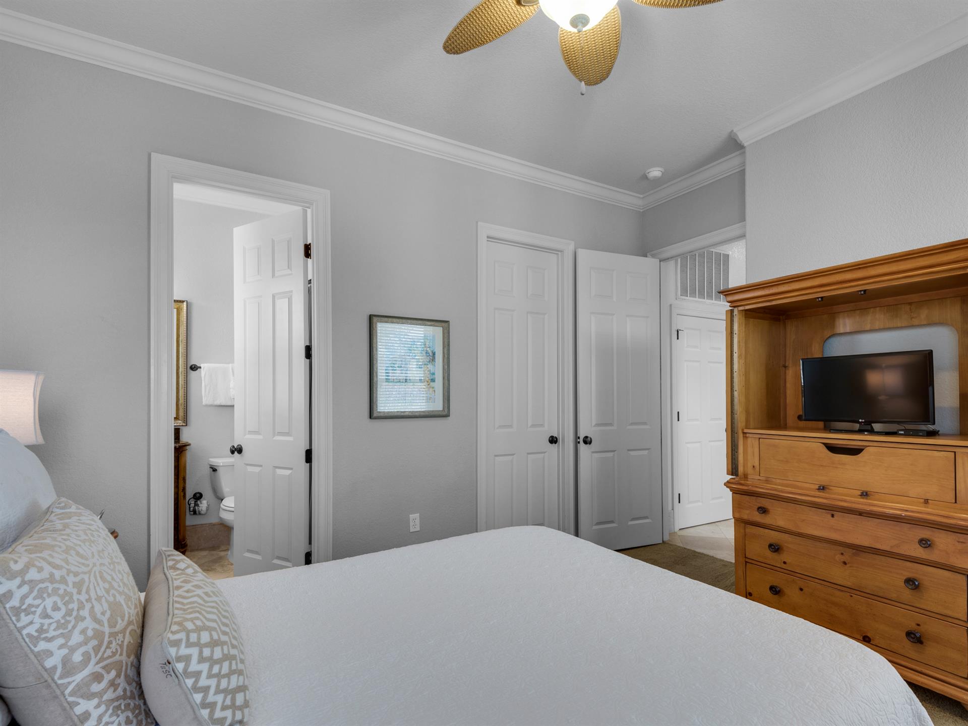 2nd Floor Queen Room 2