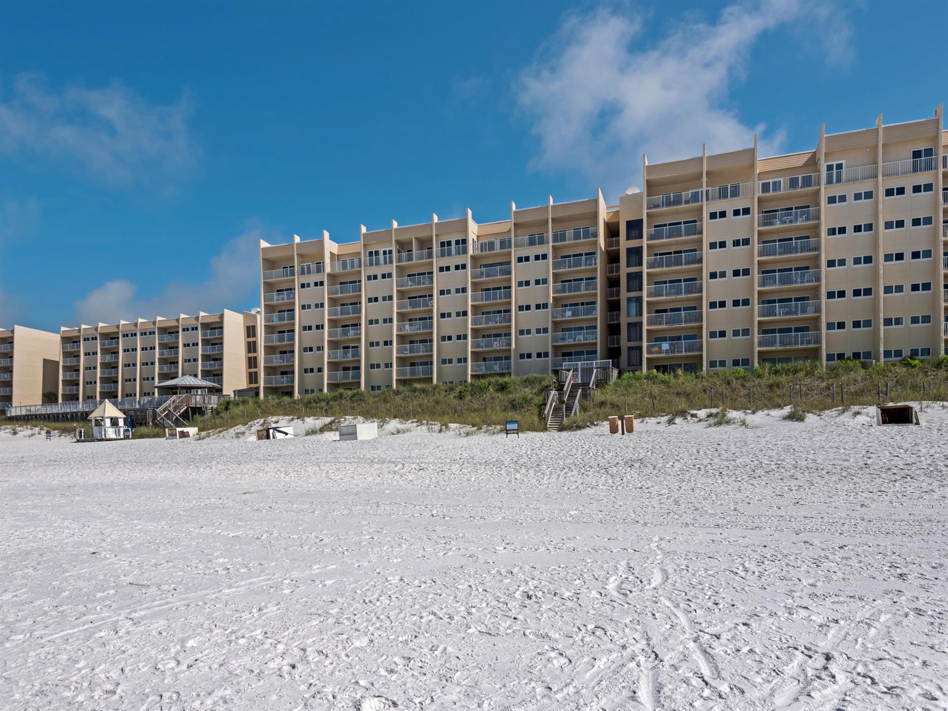 Complex Directly on the Beach