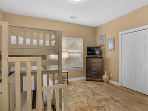 Twin Bedroom w Flat Screen TV