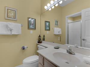 En Suite Bath for Twin Guest room