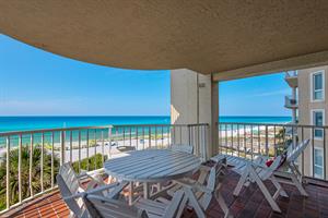 Balcony with plenty of seating