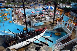 Free adult admission to Big Kahunas Water Park in season