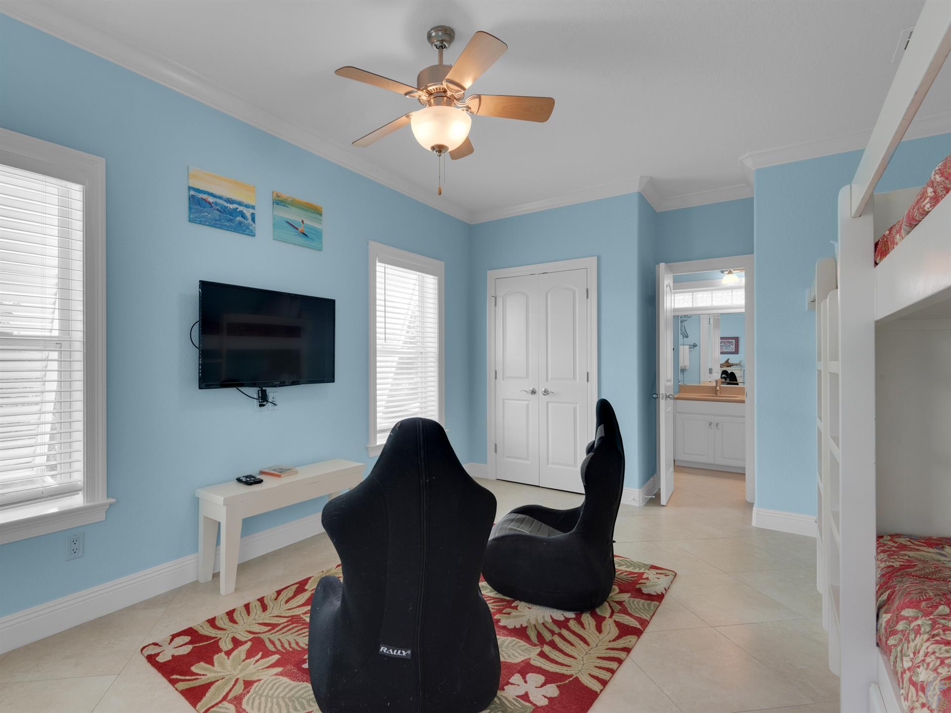 Guest Bedroom 3 on 3rd Floor with 2 Bunk Beds and Flat Screen TV