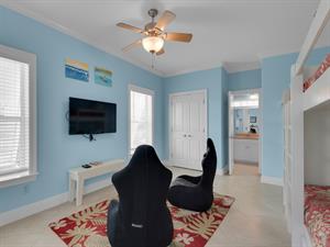 Guest Bedroom 3 on 3rd Floor with 2 Bunk Beds and Flat Screen TV