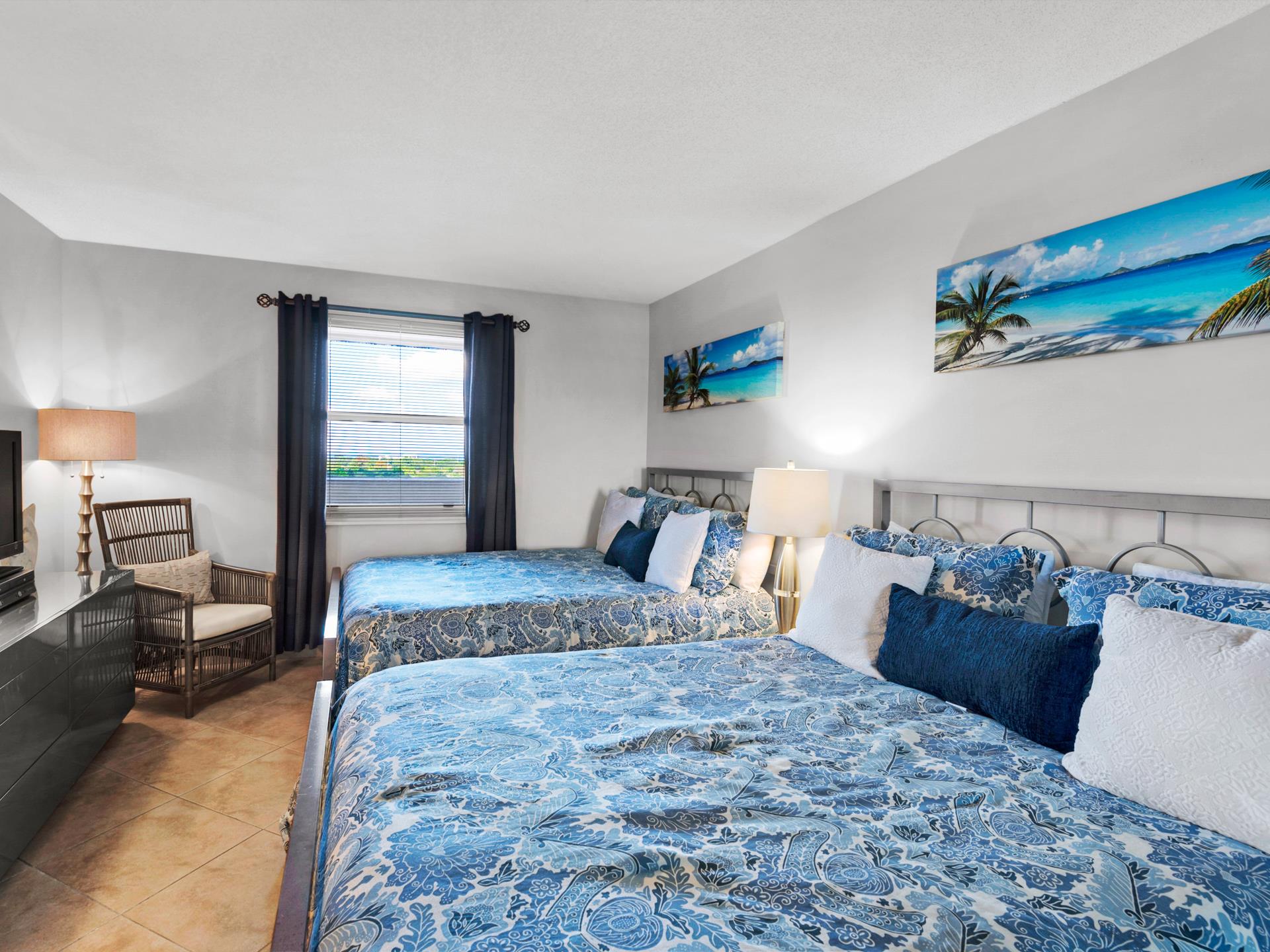 Guest Bedroom with 2 Queen Beds and Flat Screen TV