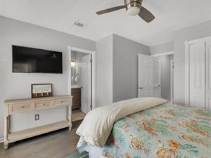 Spacious guest room