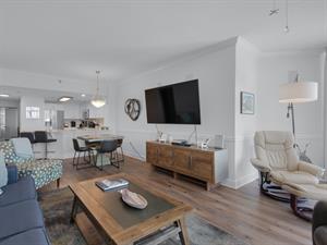 Living And Dining Areas