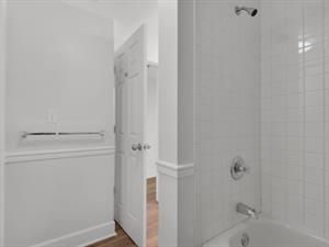 Guest Bathroom 1 with TubShower Mix